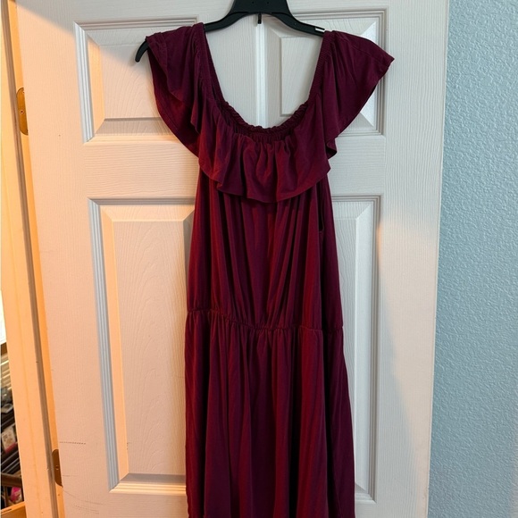 Red Ruffled Ruched Maxi Sundress - Picture 14 of 16